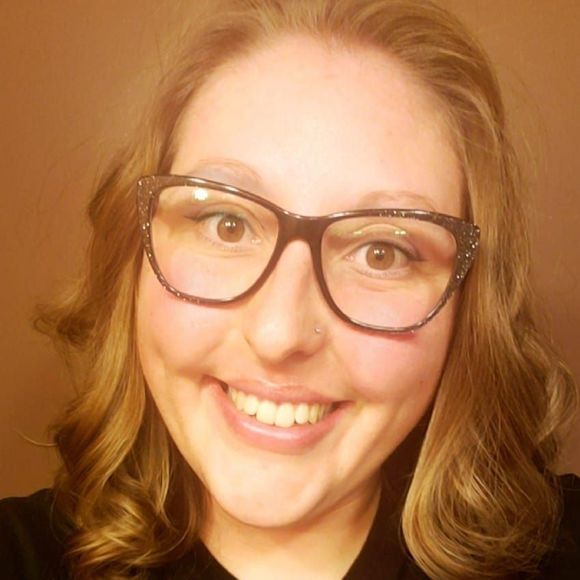 Meet your Posher, Kayla - Picture 1 of 1